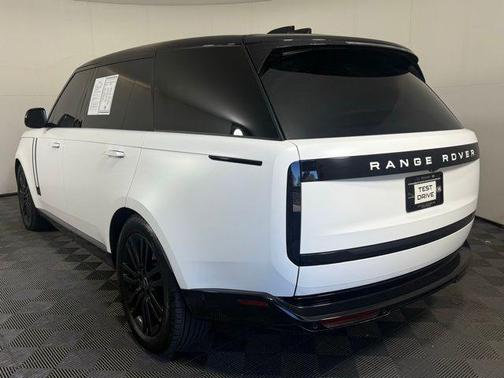 2024 Land Rover Range Rover P530 SE