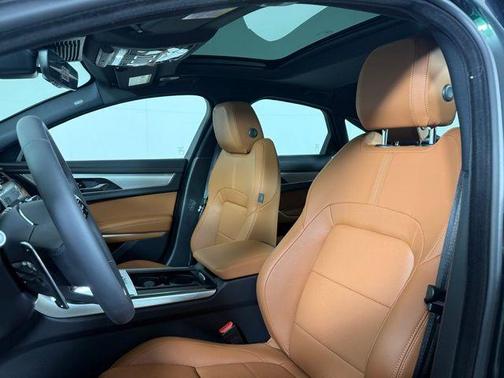 2024 Jaguar XF R-Dynamic SE