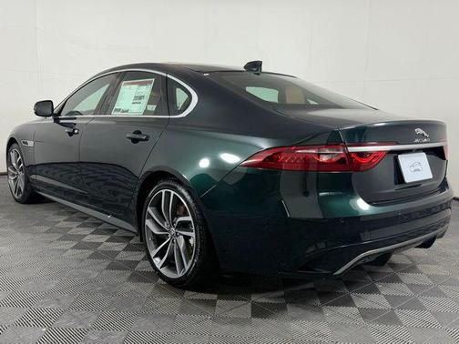 2024 Jaguar XF R-Dynamic SE