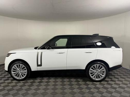 2025 Land Rover Range Rover P530 SE