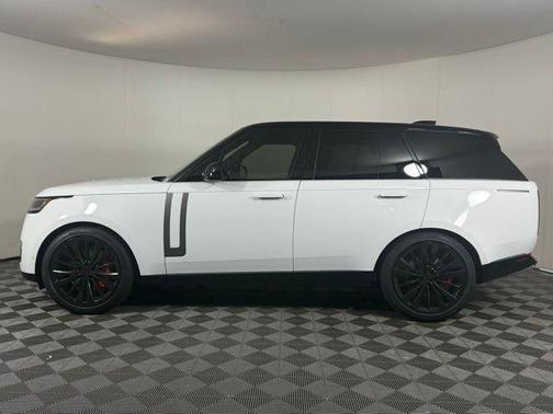 2025 Land Rover Range Rover P530 SE