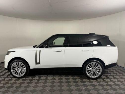 2025 Land Rover Range Rover P530 SE