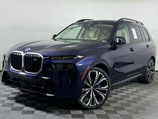 2023 BMW X7 M60i