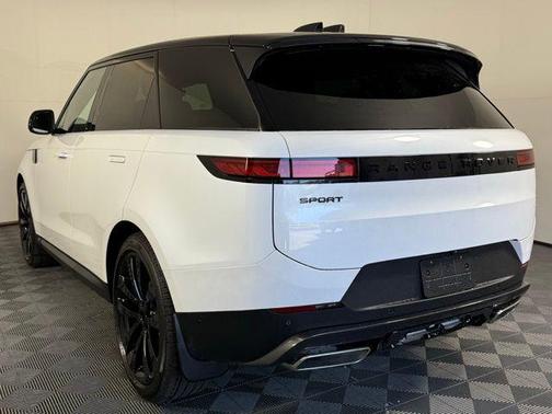 2025 Land Rover Range Rover Sport P360 SE