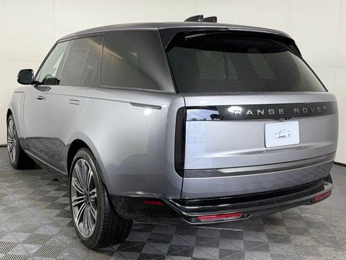 2026 Land Rover Range Rover P400 SE