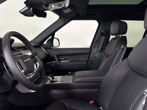 2026 Land Rover Range Rover P400 SE