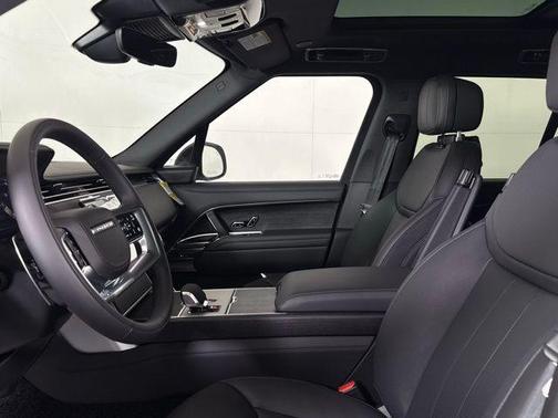 2026 Land Rover Range Rover P400 SE
