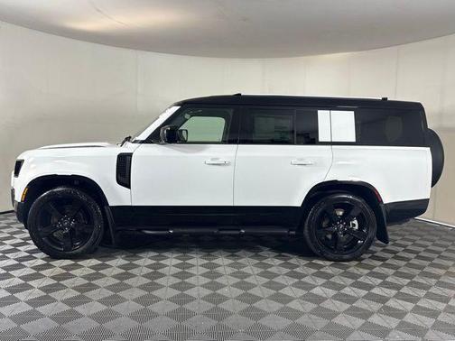 2025 Land Rover Defender P400 X-Dynamic SE