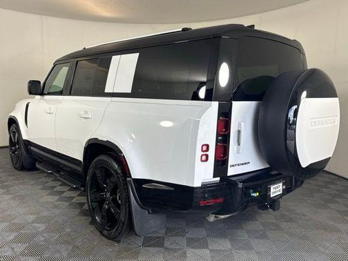 2025 Land Rover Defender P400 X-Dynamic SE