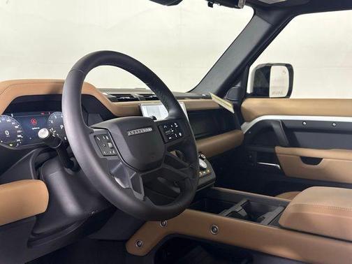 2025 Land Rover Defender P400 X-Dynamic SE
