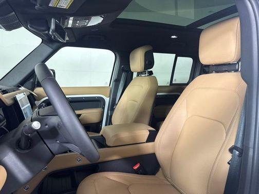 2025 Land Rover Defender P400 X-Dynamic SE