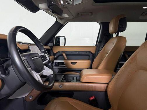 2023 Land Rover Defender First Edition