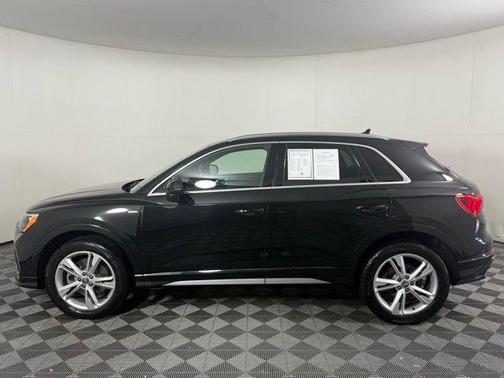 2021 Audi Q3 45 S line Premium