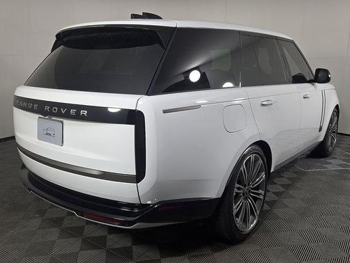 2026 Land Rover Range Rover P400 SE
