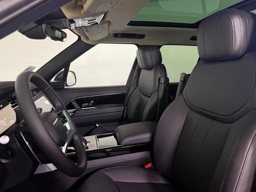2025 Land Rover Range Rover P400 SE