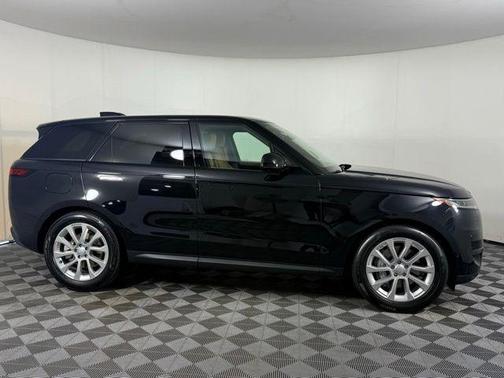 2025 Land Rover Range Rover Sport P360 SE