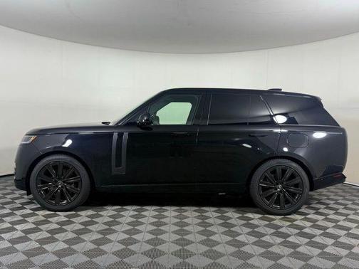 2025 Land Rover Range Rover P550e SE