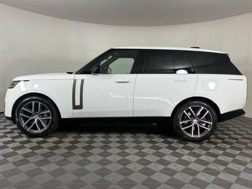 2025 Land Rover Range Rover P550e SE