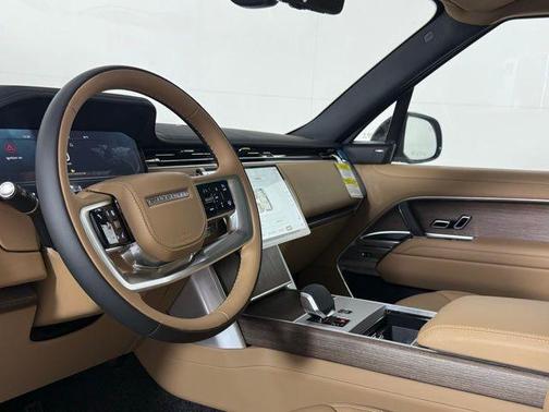 2025 Land Rover Range Rover P400 SE