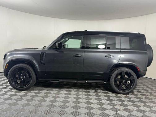 2025 Land Rover Defender P400 X-Dynamic SE