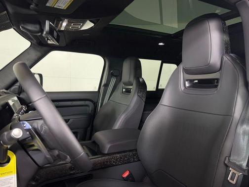 2026 Land Rover Defender V8