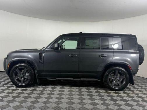 2025 Land Rover Defender P400 X-Dynamic SE