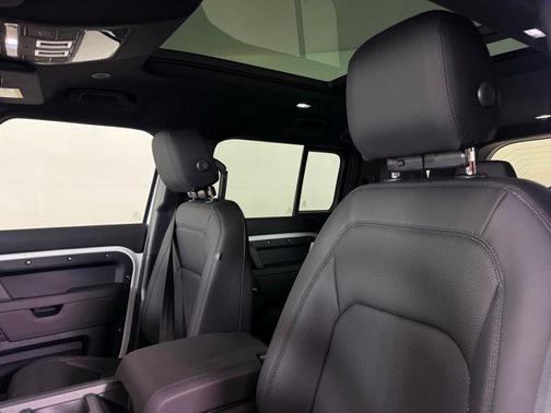 2025 Land Rover Defender P300