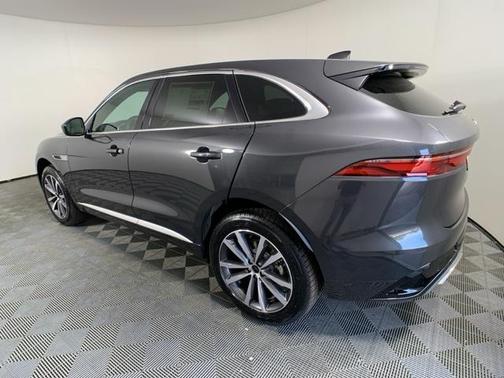 2025 Jaguar F-PACE P400 R-Dynamic S