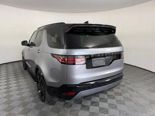 2025 Land Rover Discovery P360 Dynamic SE