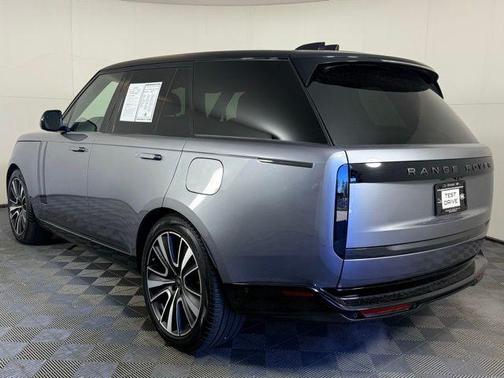 2025 Land Rover Range Rover P550e SE