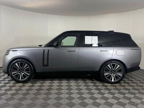 2025 Land Rover Range Rover P550e SE