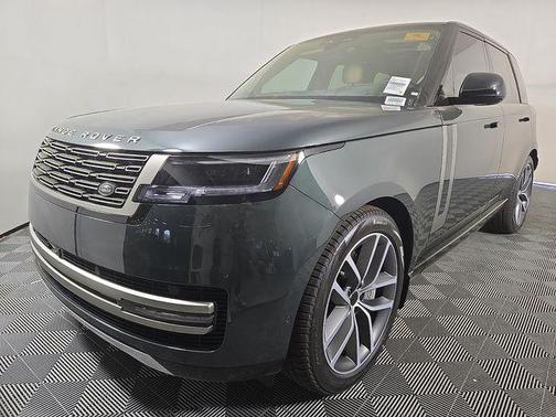 Belgravia Green 2026 Land Rover Range Rover P550e SE