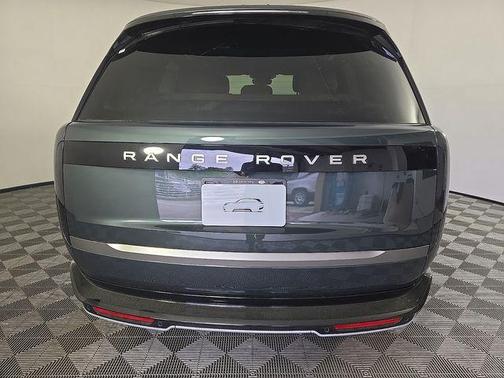 Belgravia Green 2026 Land Rover Range Rover P550e SE