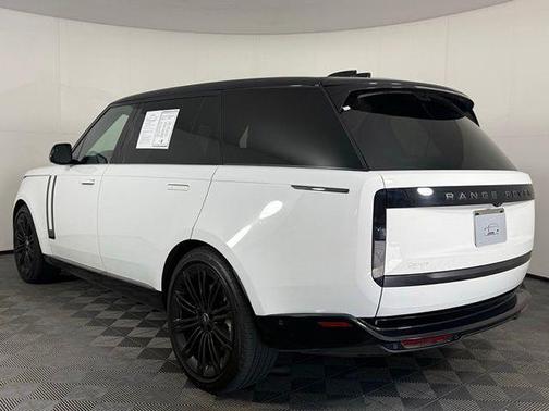 2024 Land Rover Range Rover P530 SE