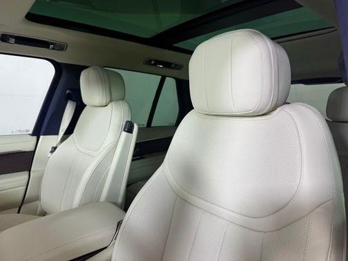 2025 Land Rover Range Rover P400 SE