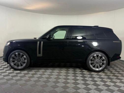 2025 Land Rover Range Rover P400 SE