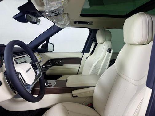 2025 Land Rover Range Rover P400 SE