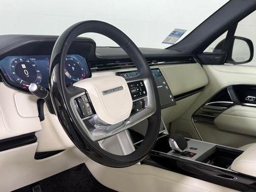 2025 Land Rover Range Rover P400 SE