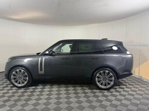 2025 Land Rover Range Rover P530 SE