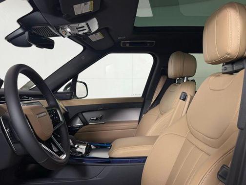 2026 Land Rover Range Rover Sport SE