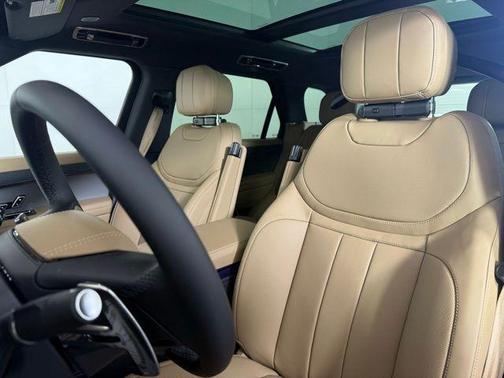 2026 Land Rover Range Rover Sport SE