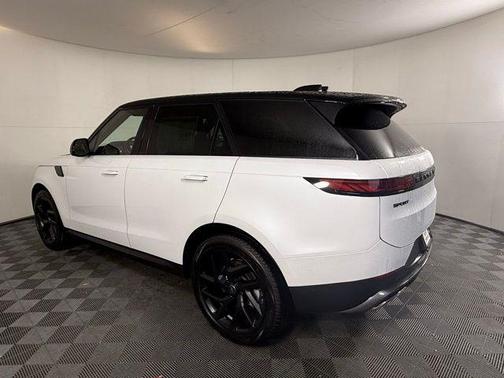 2025 Land Rover Range Rover Sport P360 SE