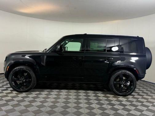 2025 Land Rover Defender P400 X-Dynamic SE