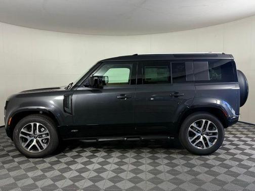 2025 Land Rover Defender P400 X-Dynamic SE