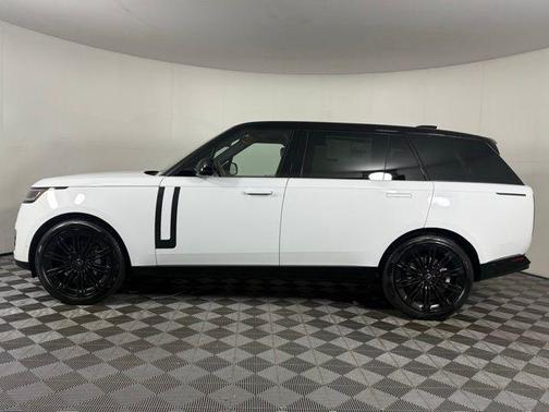 2025 Land Rover Range Rover P400 SE 7 Seat