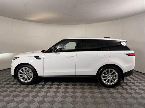 2025 Land Rover Range Rover Sport P360 SE