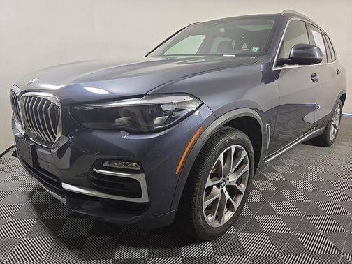 Gray Metallic 2019 BMW X5 xDrive40i
