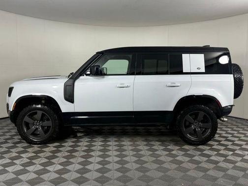 2022 Land Rover Defender 110 V8