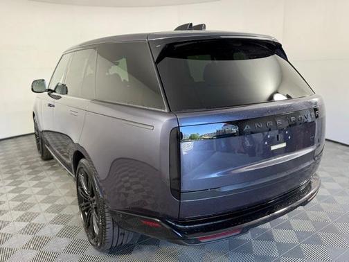 2025 Land Rover Range Rover P400 SE
