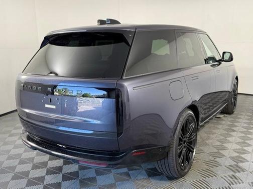 2025 Land Rover Range Rover P400 SE